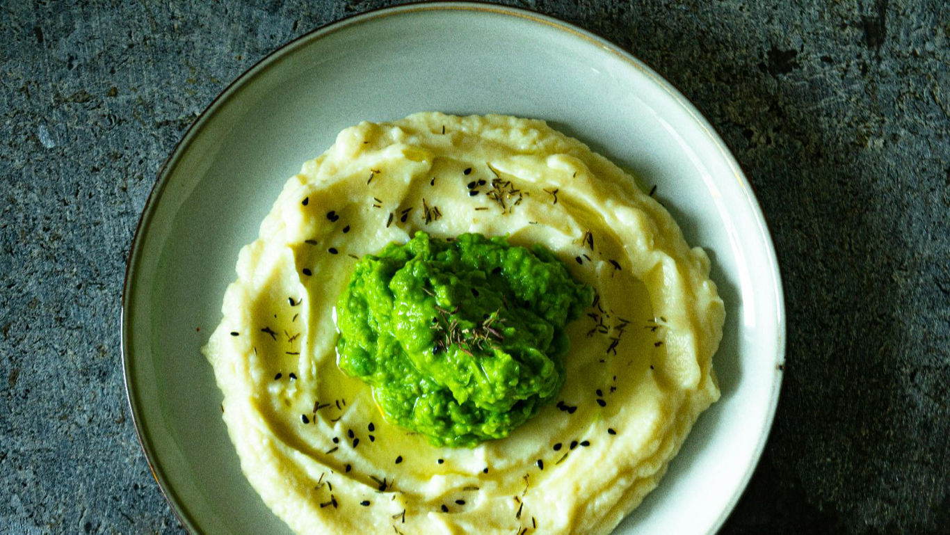 Hummus Science: The Secret To Making The Perfectly Creamy Middle Eastern Dip