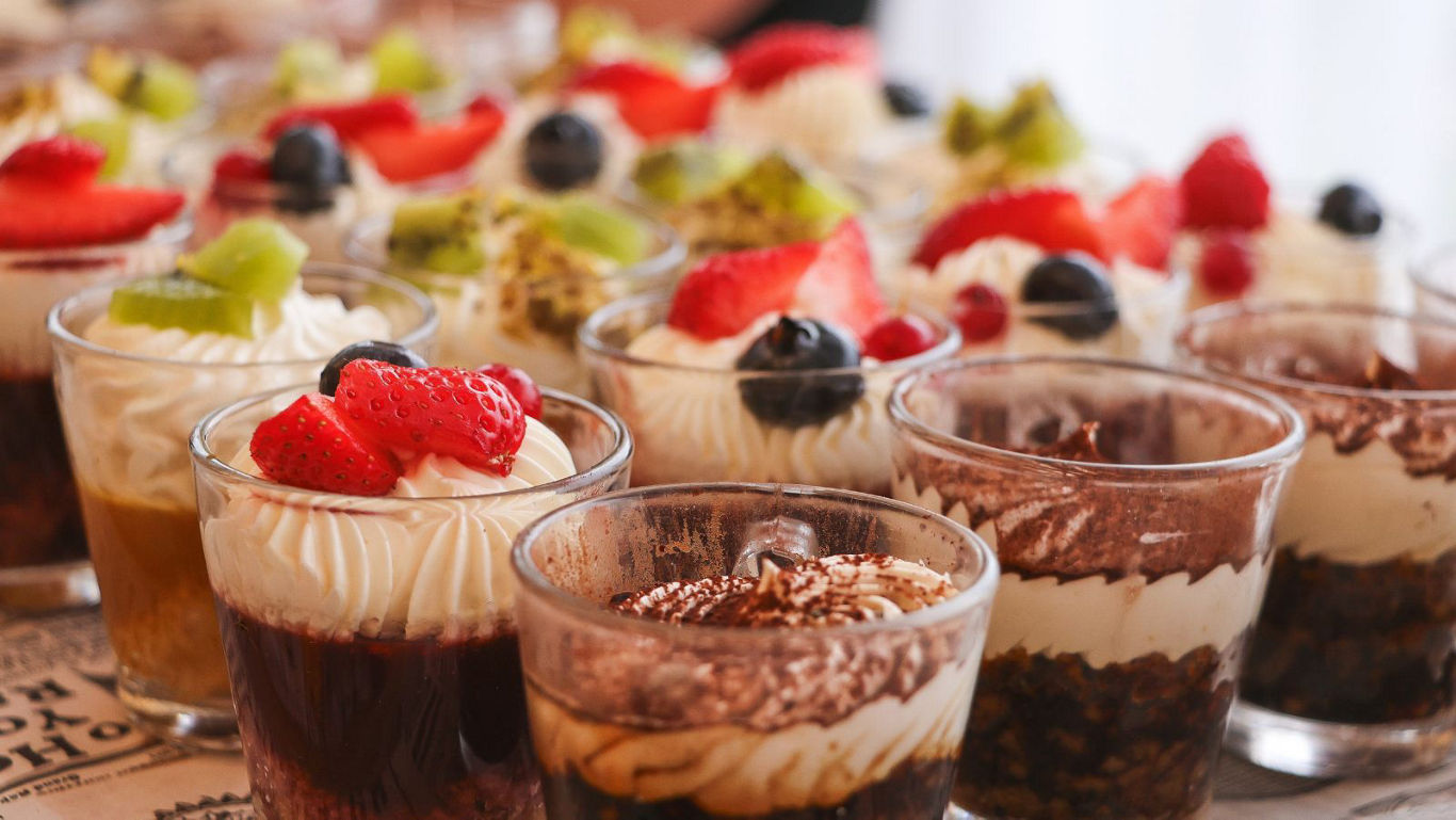 Assorted fruit and chocolate dessert cups