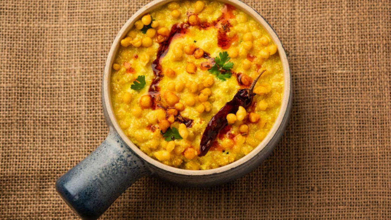 Spicy lentil curry in ceramic bowl