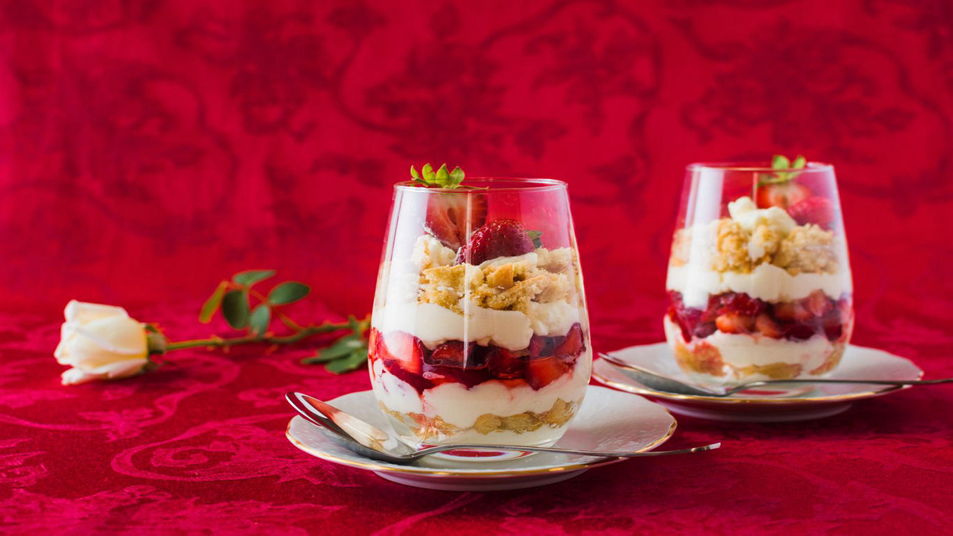 How to Make a Christmas Trifle in 10 Minutes