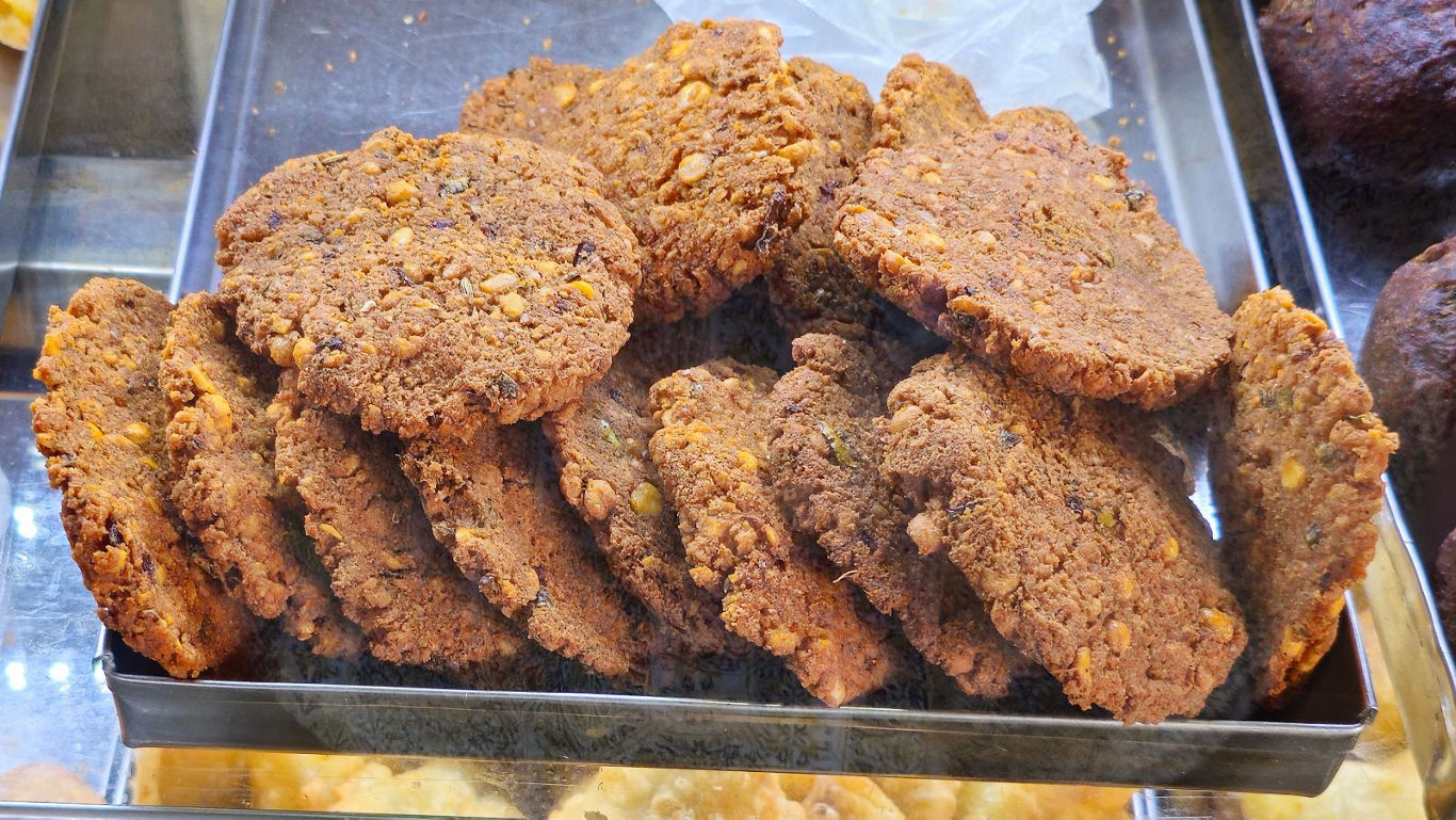 Tray of crispy fried lentil patties