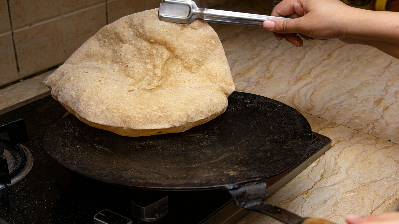 Cleaning And Maintaining Your Tawa For Perfect Rotis Every Day