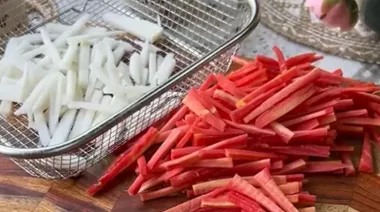 Winter mixed vegetable and amla pickle in mustard oil 1