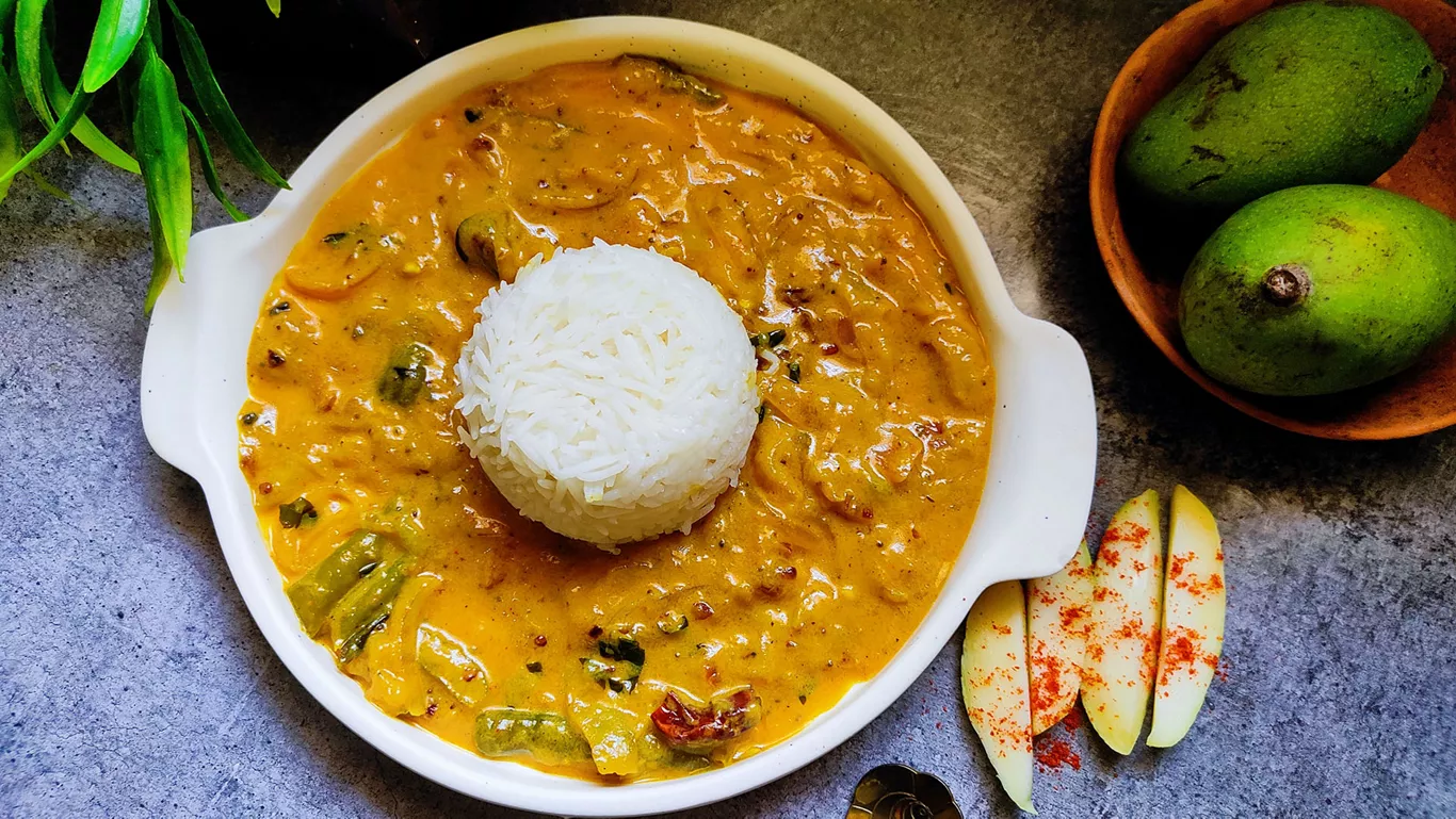 Kerala Style Indian Manga Curry with Coconut Milk | FoodiesOnly