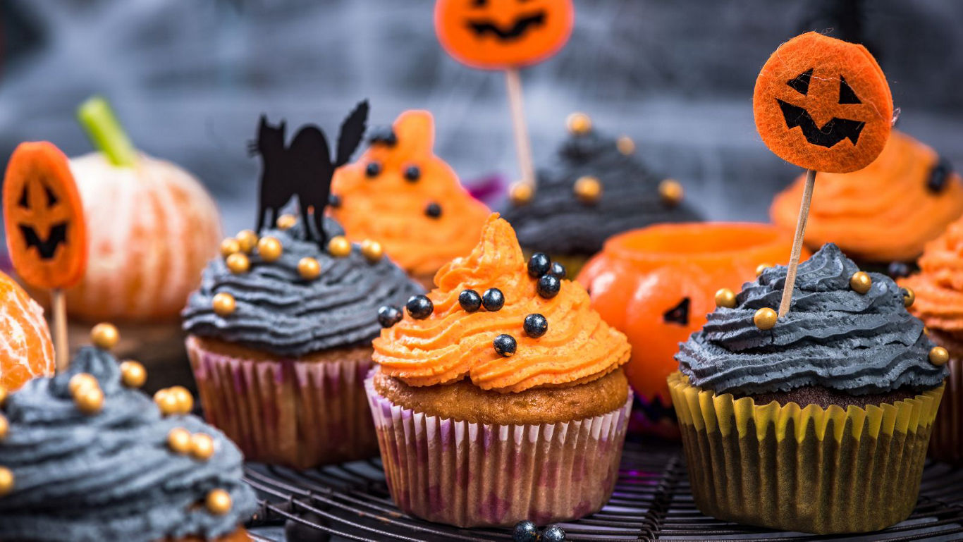 Halloween cupcakes with orange and black frosting