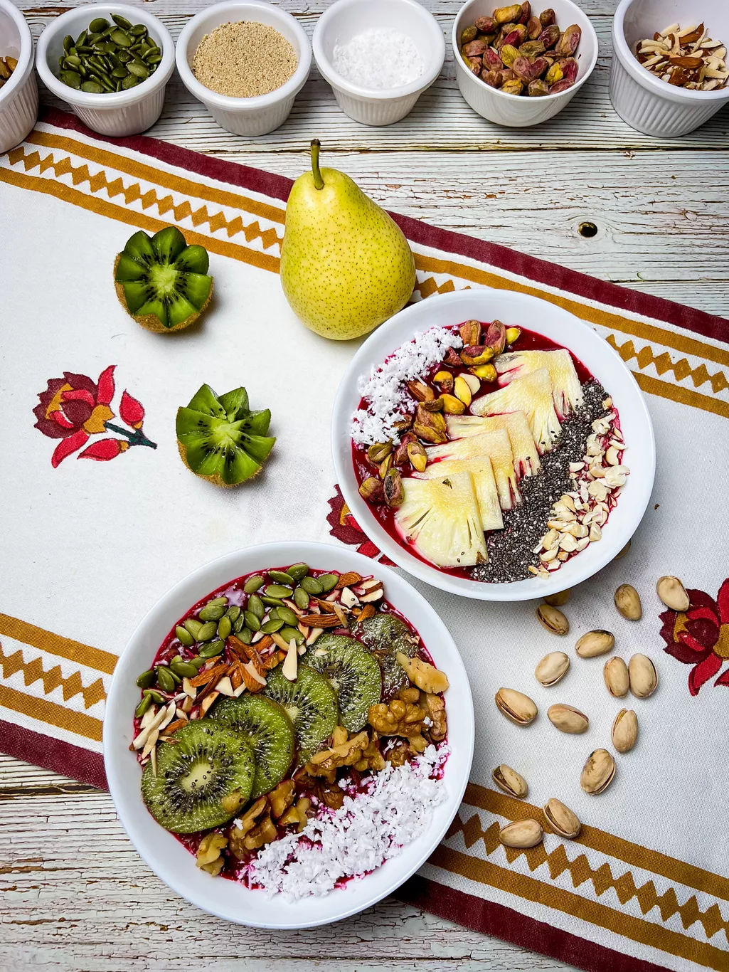 Smoothie Bowl: How to make delicious smoothie bowl | FoodiesOnly