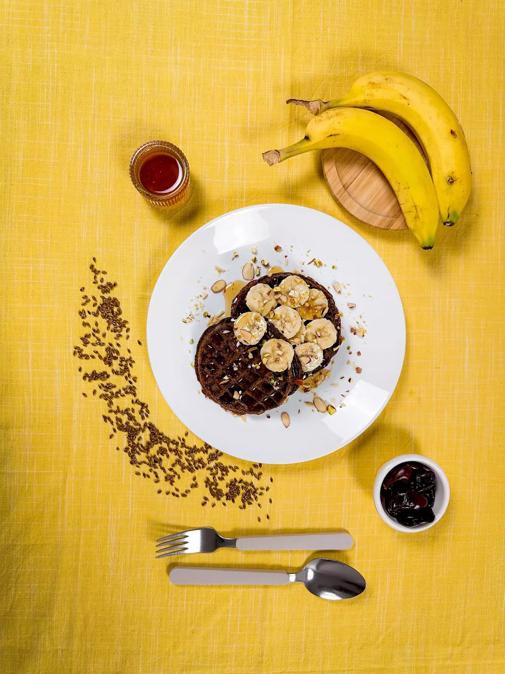 Simple Quinoa Waffle Recipe for a Healthy Breakfast | FoodiesOnly