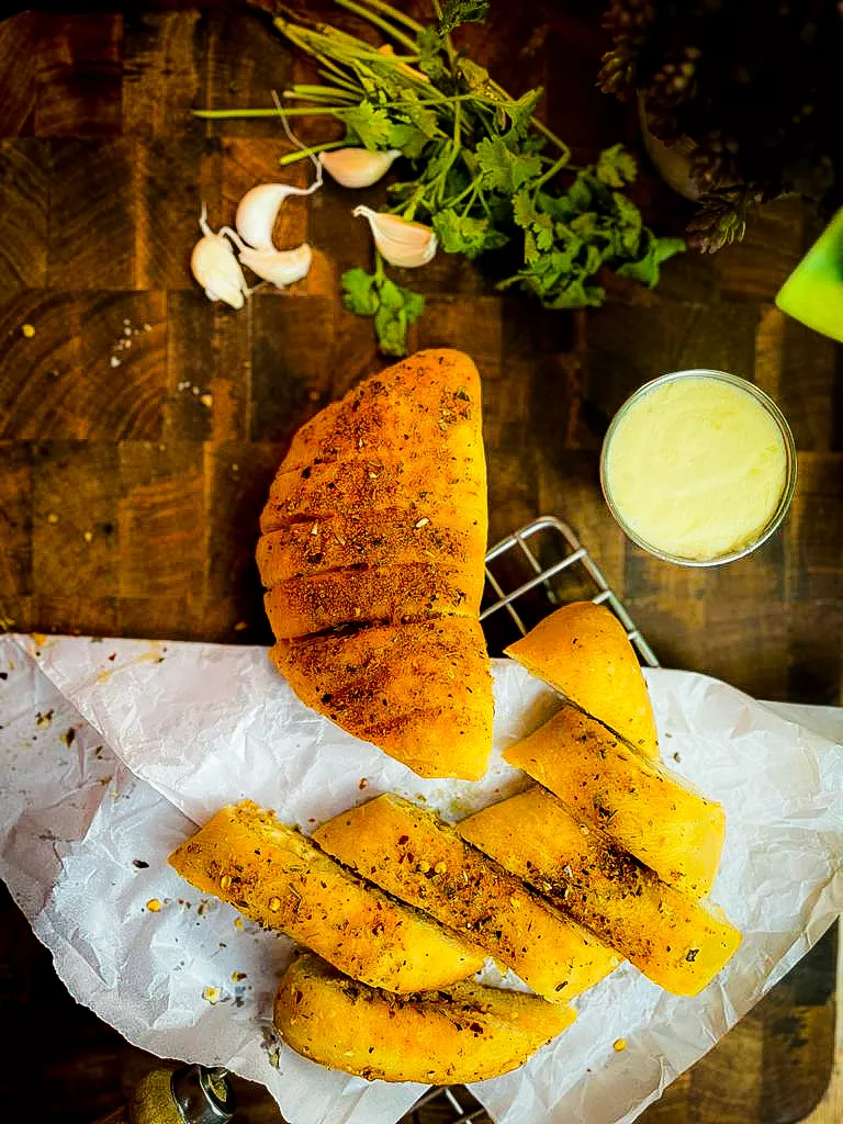 Garlic Bread Recipe: How to make garlic bread at home | Foodies Only