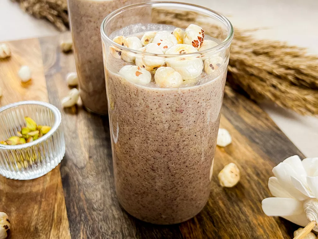 Ragi Makhana Smoothie: Ingredients & Steps | FoodiesOnly