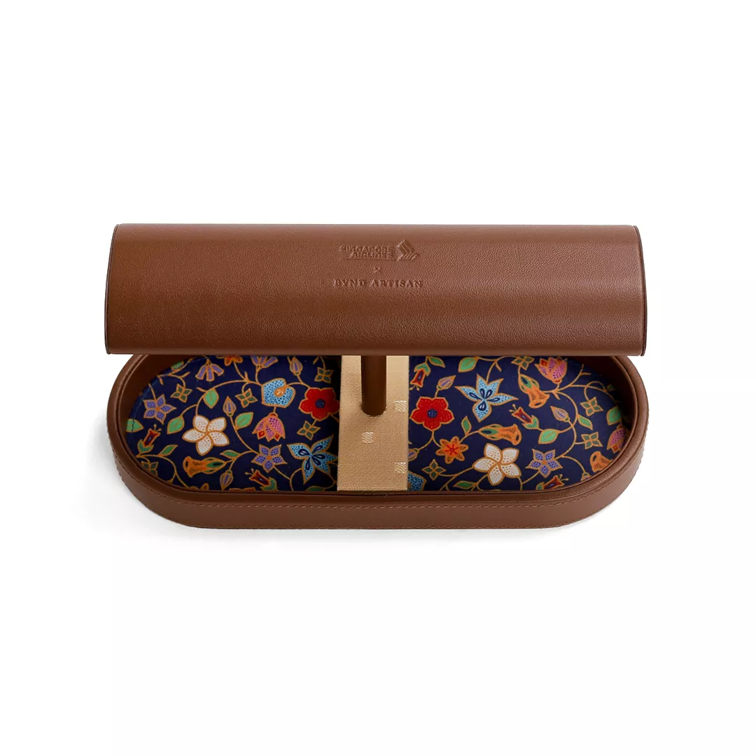 UPCYCLED WATCH & VALET TRAY STAND BY BYND ARTISAN X SINGAPORE AIRLINES - COFFEE