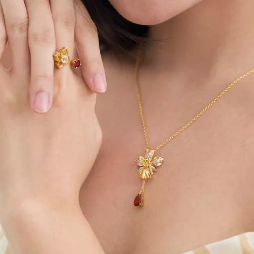 risis necklace and ring