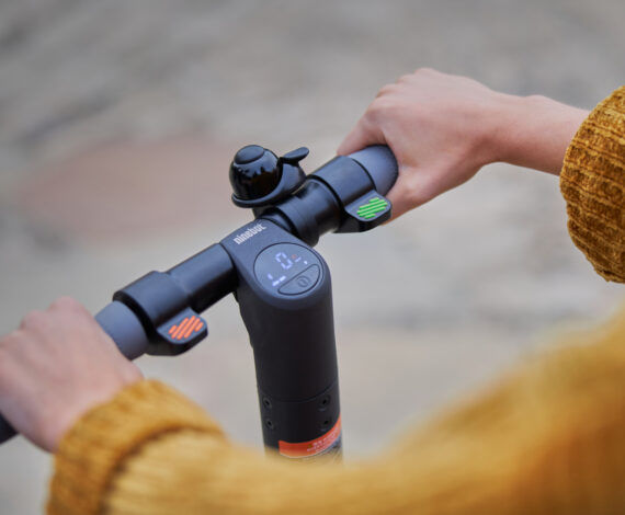 Durable Handlebar Grips & Colour differentiated levers