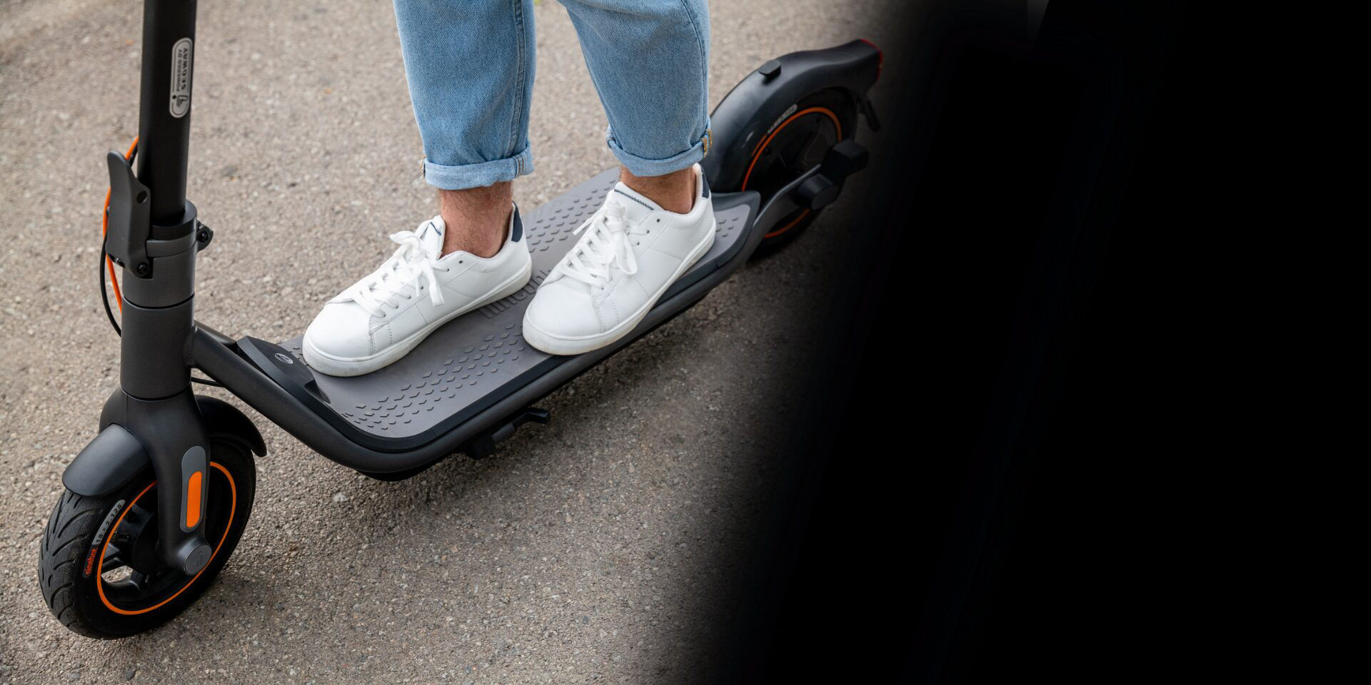 Comfortable and durable ride with large pneumatic tyres