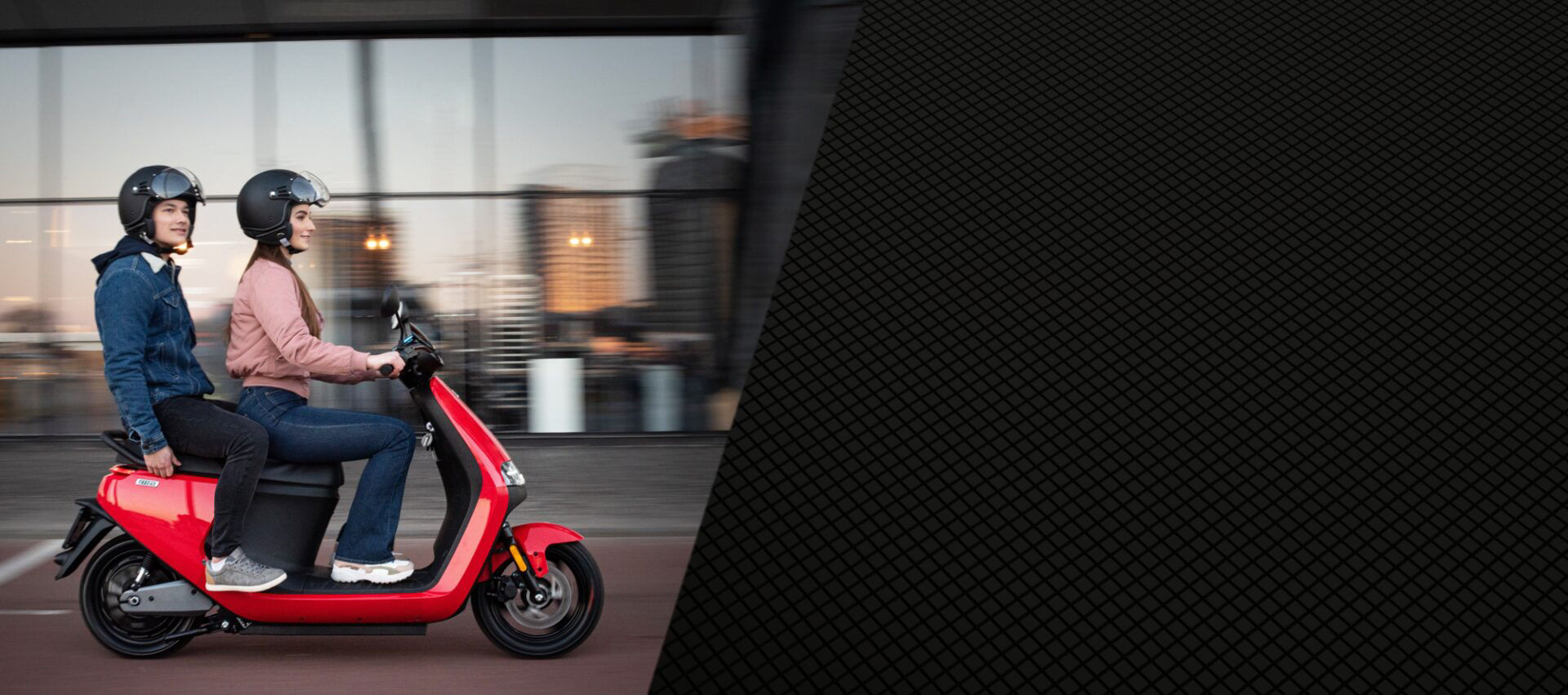 Customize and choose the riding mode that fits your need