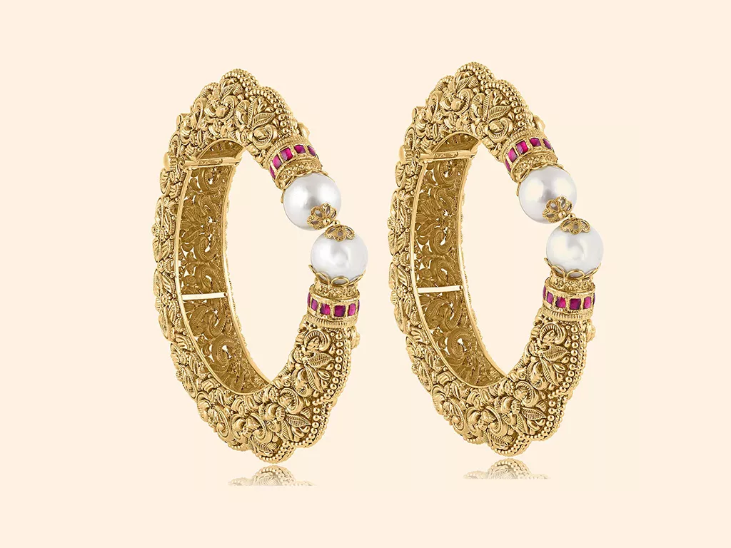 Rajwada Carved Gold Bangle