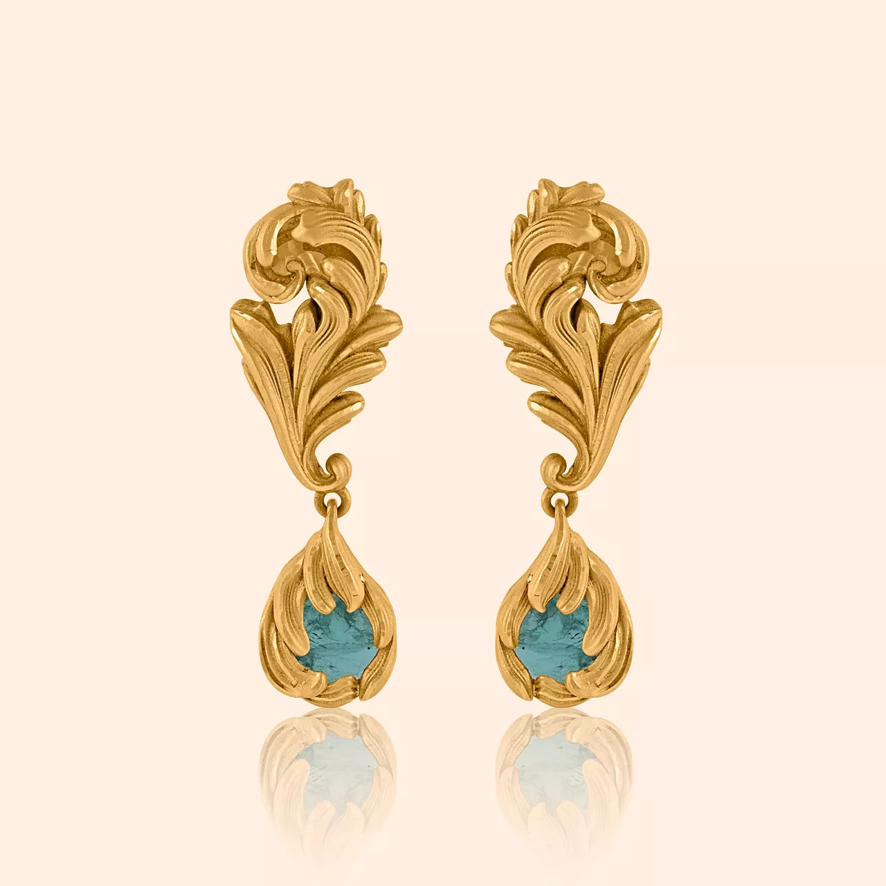 Van Taara Gold Earrings