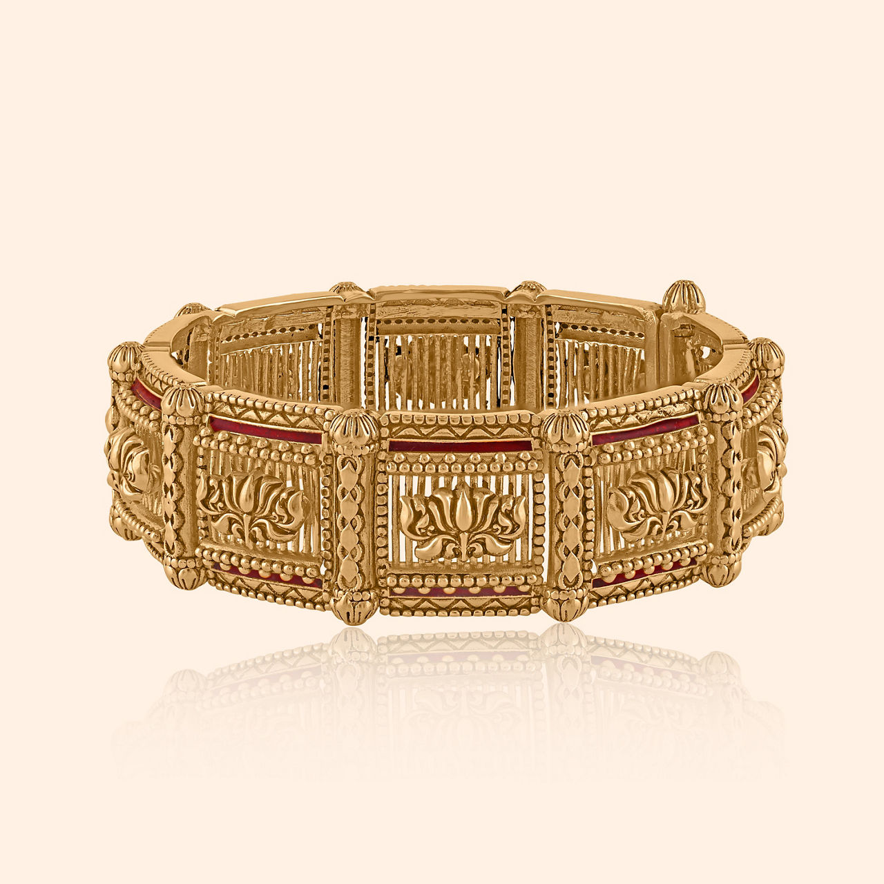 Samaira Sway Gold Bangle