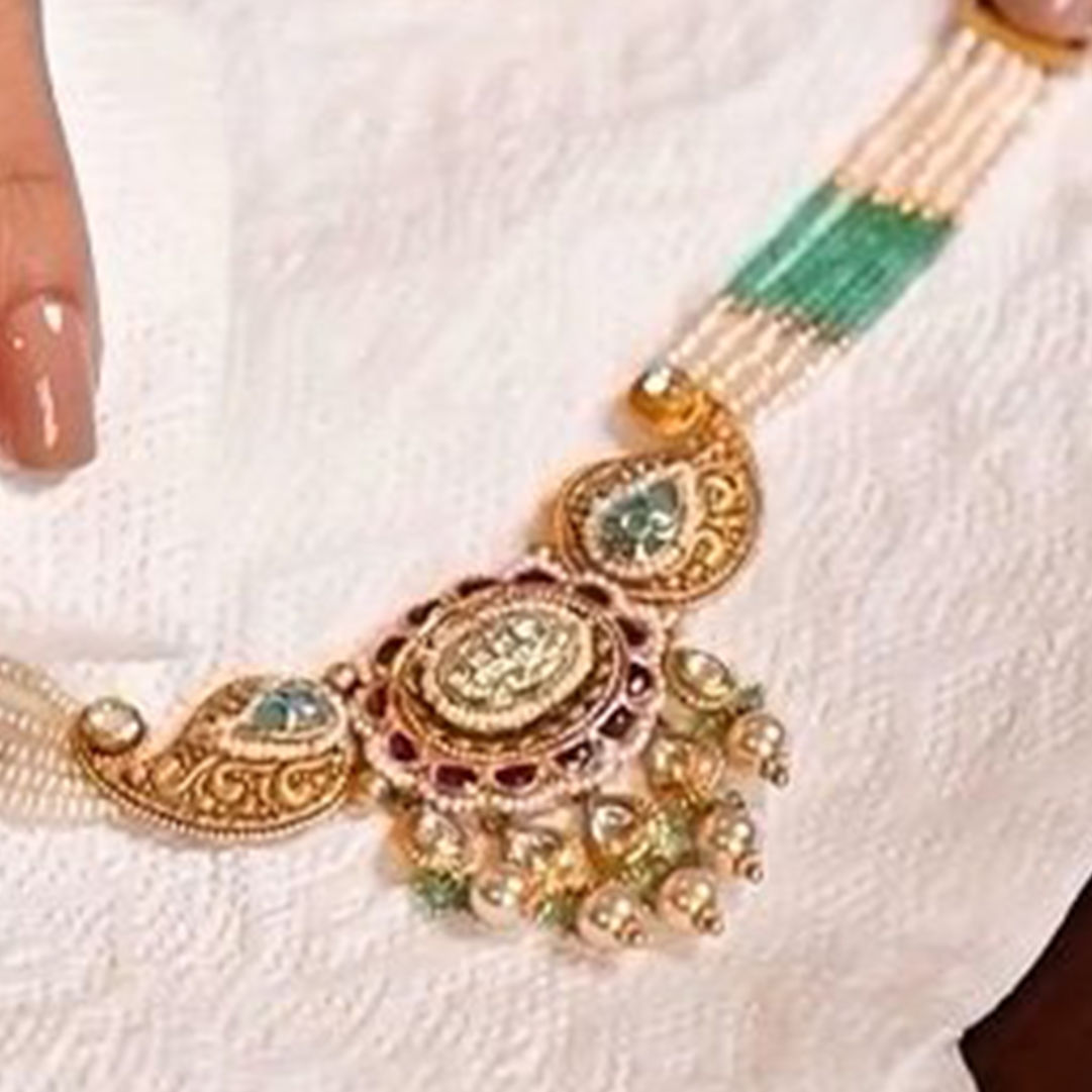 How to clean gold jewellery at home