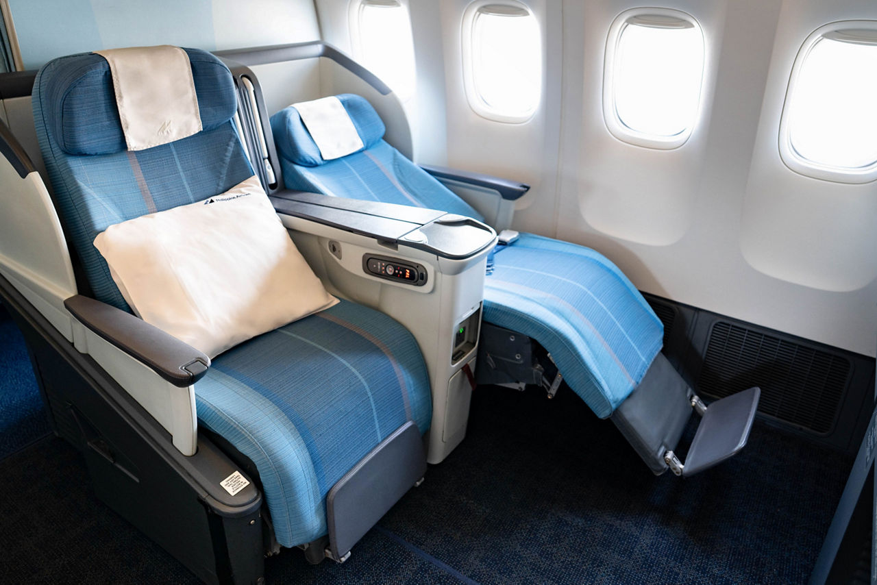 Philippine Airlines 777-300ER Business Class seats