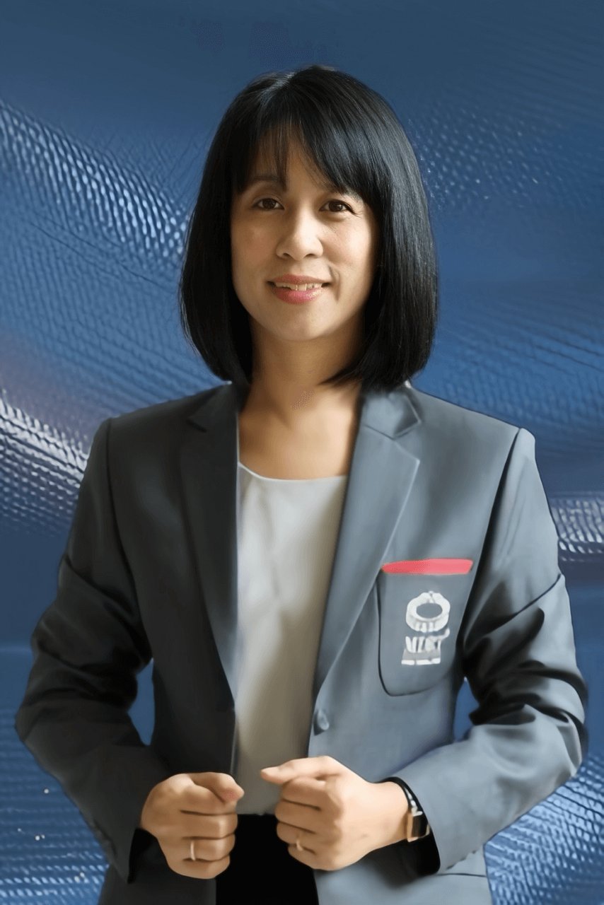 ตุลาพร จันทร์กวี