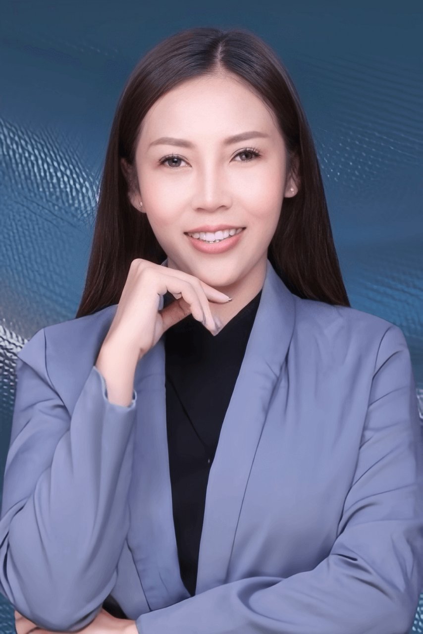 ปวีณา เสนาอาจ