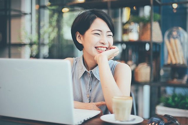 4 ways to become more positive at work banner image