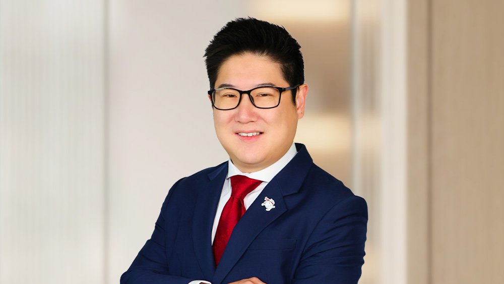 Mr. Itt Apiraktivong