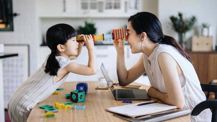 《来港孩子如何适应香港学校？插班入学实用指南》