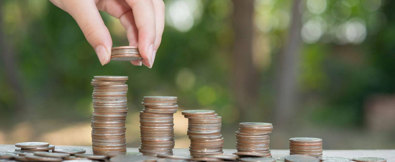 Apa itu Infaq? Manfaat, Contoh dan Perbedaannya dengan Zakat