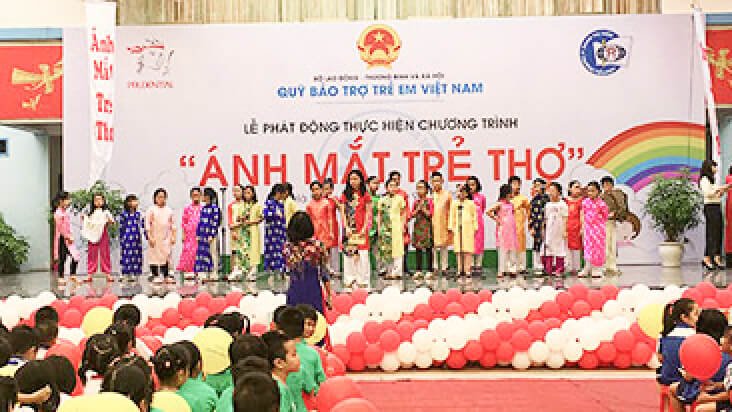 csr-anh-mat-tre-tho-01-366x206