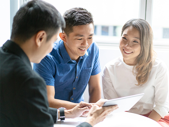 customer-discuss-policy