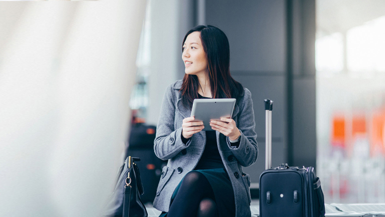 girl-airport-suitcase