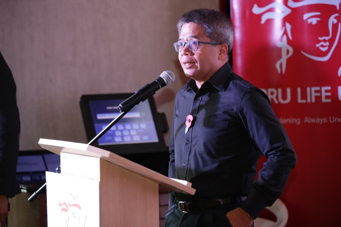 Antonio de Rosas welcomes guest 