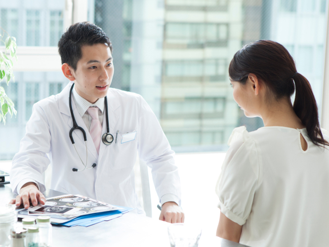 young-doctor-meet-patient