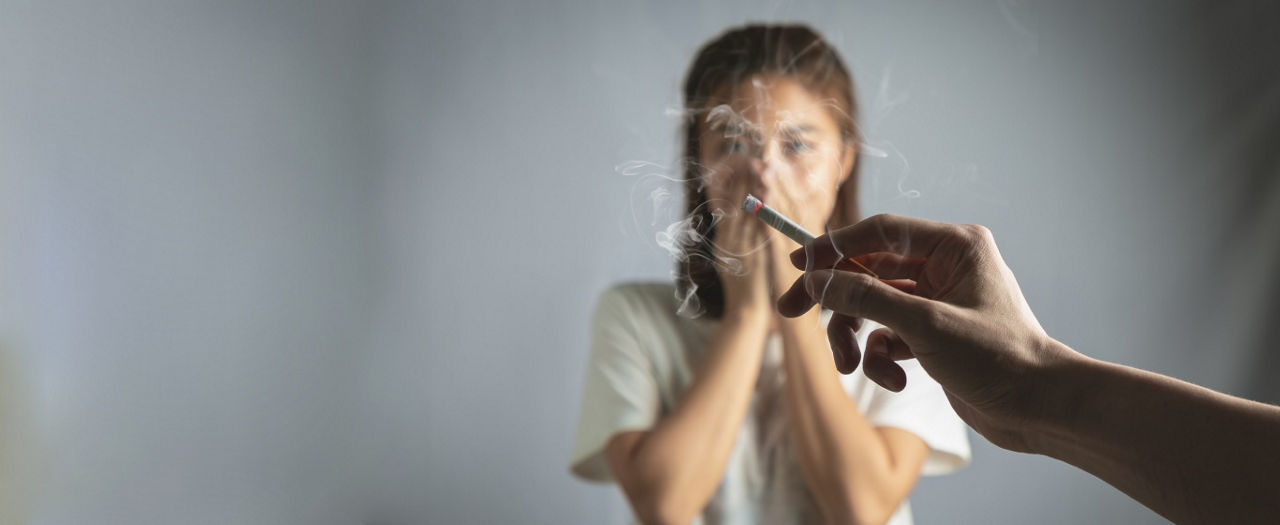 Hút thuốc lá thụ động - kẻ thù nguy hiểm và âm thầm
