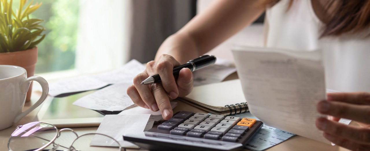 Quản lý chi tiêu trong gia đình hàng tháng như thế nào hợp lý?