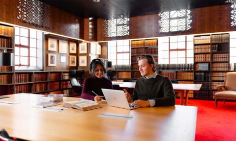 how-to-become-a-lawyer-image-2-1220x732.jpg