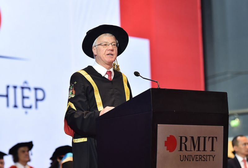 Newly appointed RMIT Vietnam Chairman Professor Peter Coloe congratulated all graduates on their achievement.