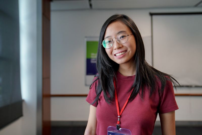 Maria Nicole Xin Xan, sinh viên ngành Kinh doanh quốc tế tại Viện Quản trị Singapore (SIM), thấy các lớp học chuyên sâu và những chuyến tham quan là có giá trị nhất trong chương trình kéo dài hai ngày này. 