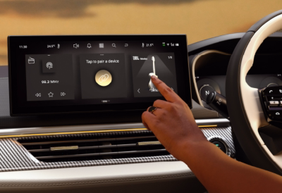 31.24 cm(12.3'') Touchscreen Infotainment by HARMAN™