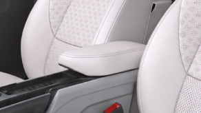 Grand Centre Console with Leatherette Armrest