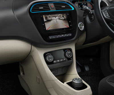 Rear-Park Assist with Camera  (with Dynamic Guideways)