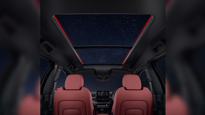 MAJESTIC PANORAMIC SUNROOF WITH MOOD LIGHTING