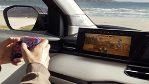 Personal screen with Gaming Control