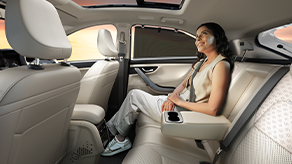 Rear Arm-Rest with easysip cup docks