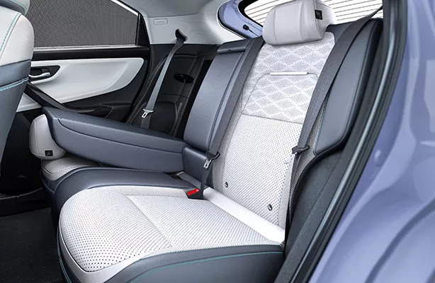 60:40 Rear Split Seats with Centre Armrest
