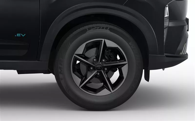 R16 Dark Alloy Wheels