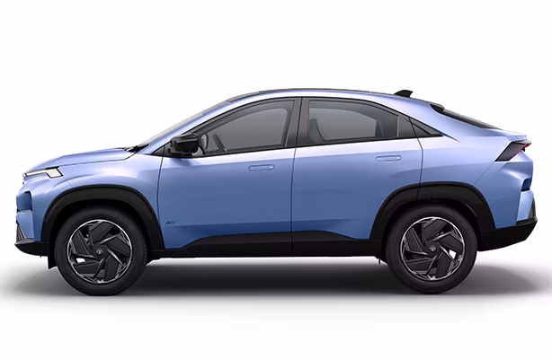 Body cladding in Piano Black Finish