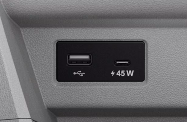 USB C type Charger in front (45W)