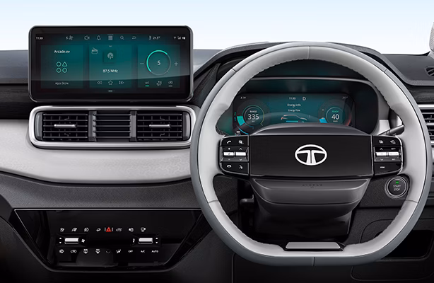 26.03 cm HD infotainment by Harman